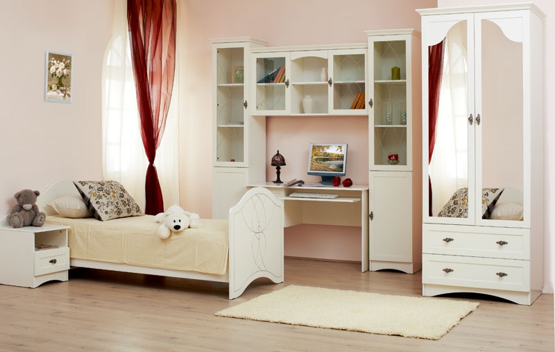 Белая мебель для детской комнаты