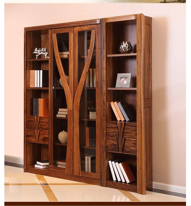 Прямой книжный шкаф с высокими дверцами