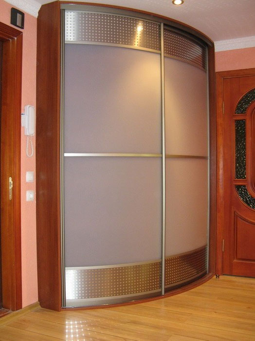Шкаф купе угловой со стеклянными вставками