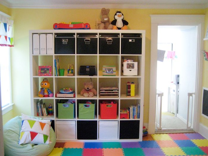 Шкафы для игрушек в детские комнаты