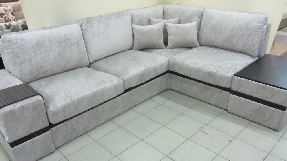 Пример практичной мебель с мяким сиденьем