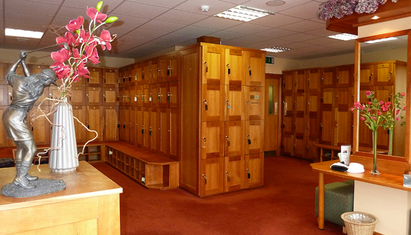 Деревянные шкафчики