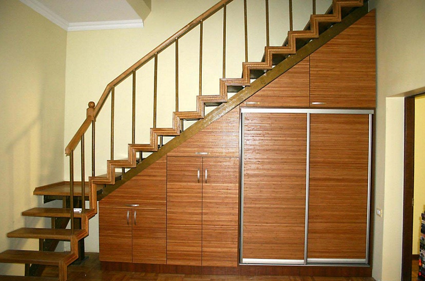 Виды конструкций и способы изготовления шкафа под лестницу