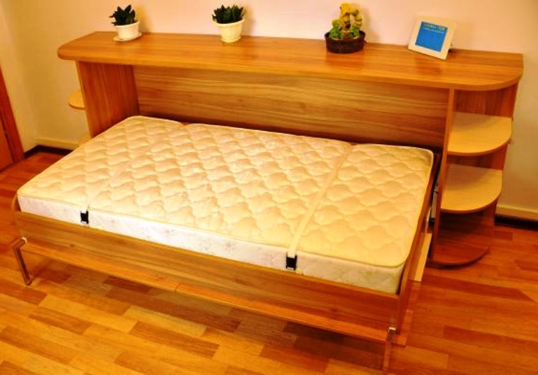 Мебель кровать комод