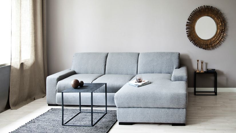 Угловой серый диван
