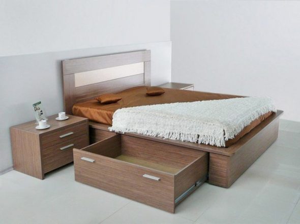 Двуспальная кровать с ящиками без направляющих