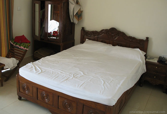 Как практично застелить кровать в доме