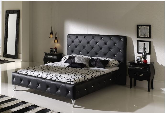 Кровать черная
