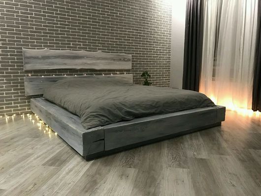 Серая кровать