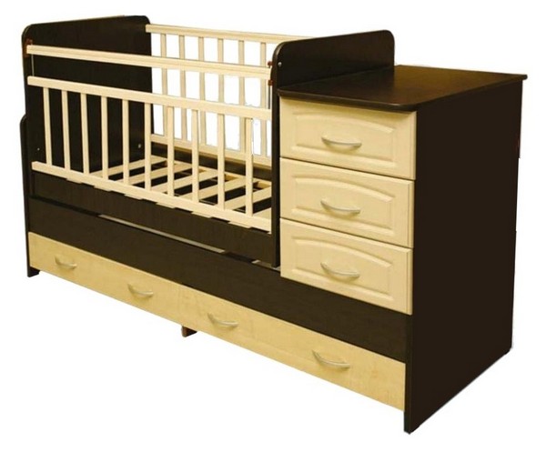 Детская кроватка с выдвижными ящиками