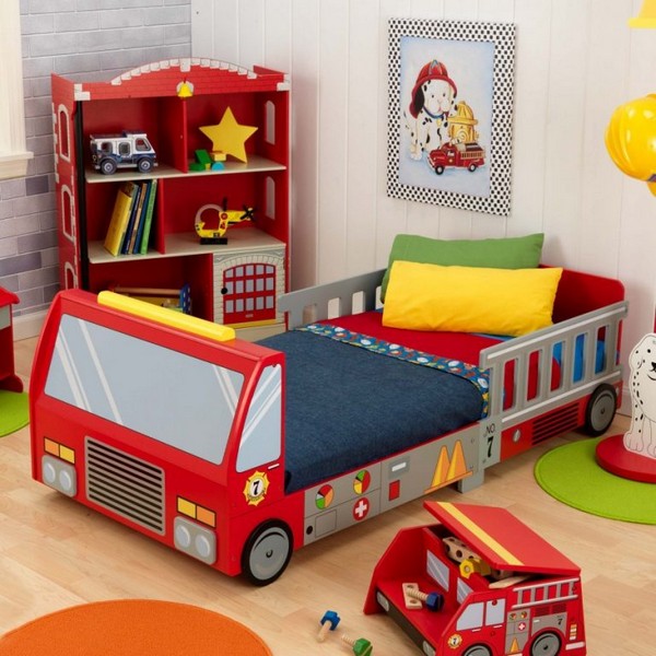 Кровать-машина для двухлетнего ребенка