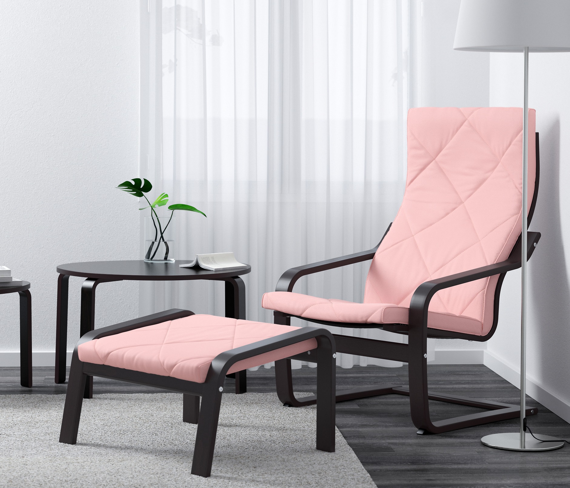 Розовое кресло с пуфом
