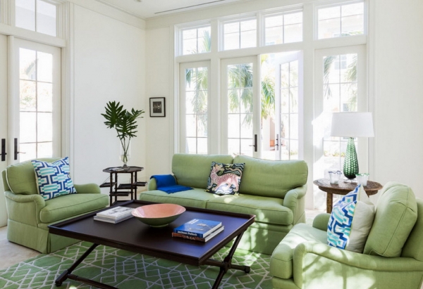 Зеленый диван в стиле модерн