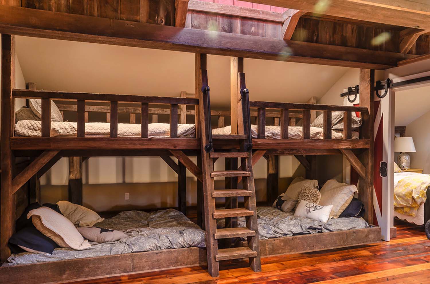 Кровать для четверых детей деревянная