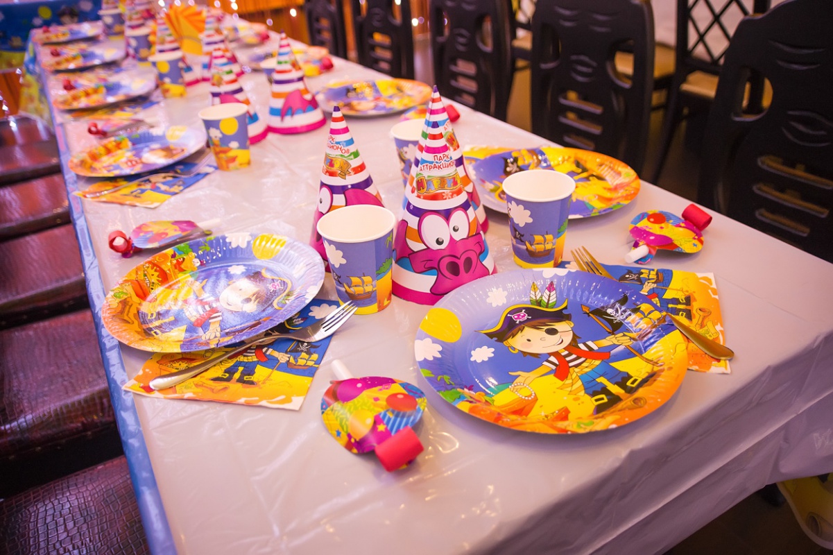 Праздничный стол для детей на день рождения 2 года